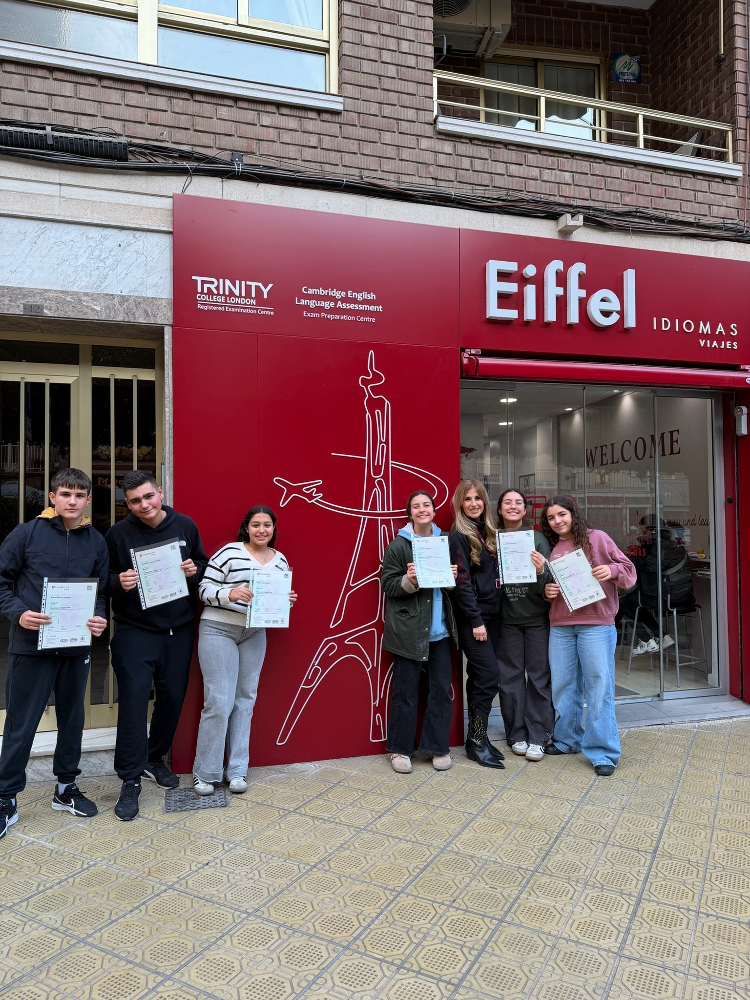 exterior eiffel idiomas ingles en elche